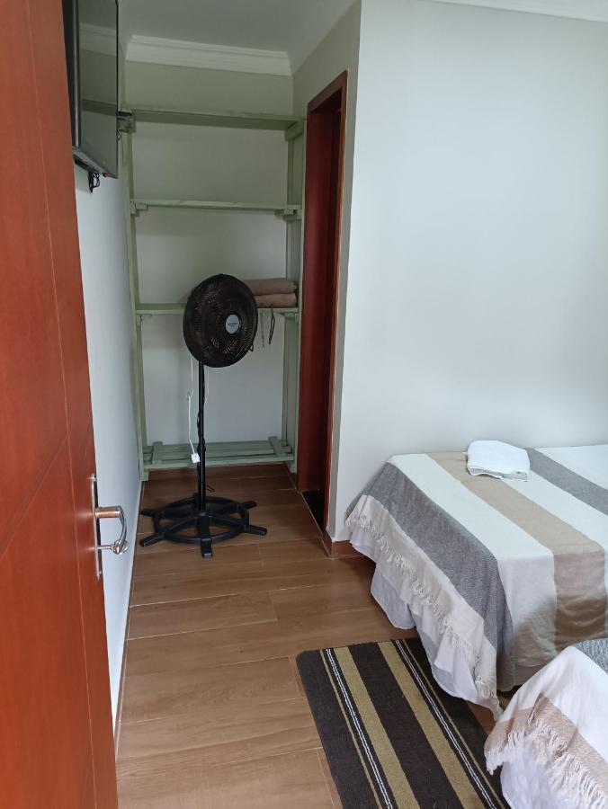 Alpha Hospedaria & Hostel Londrina Bagian luar foto