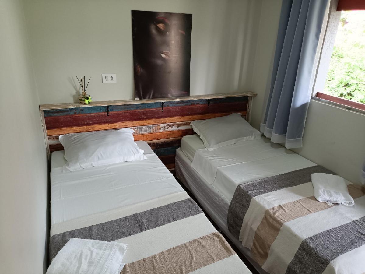 Alpha Hospedaria & Hostel Londrina Bagian luar foto